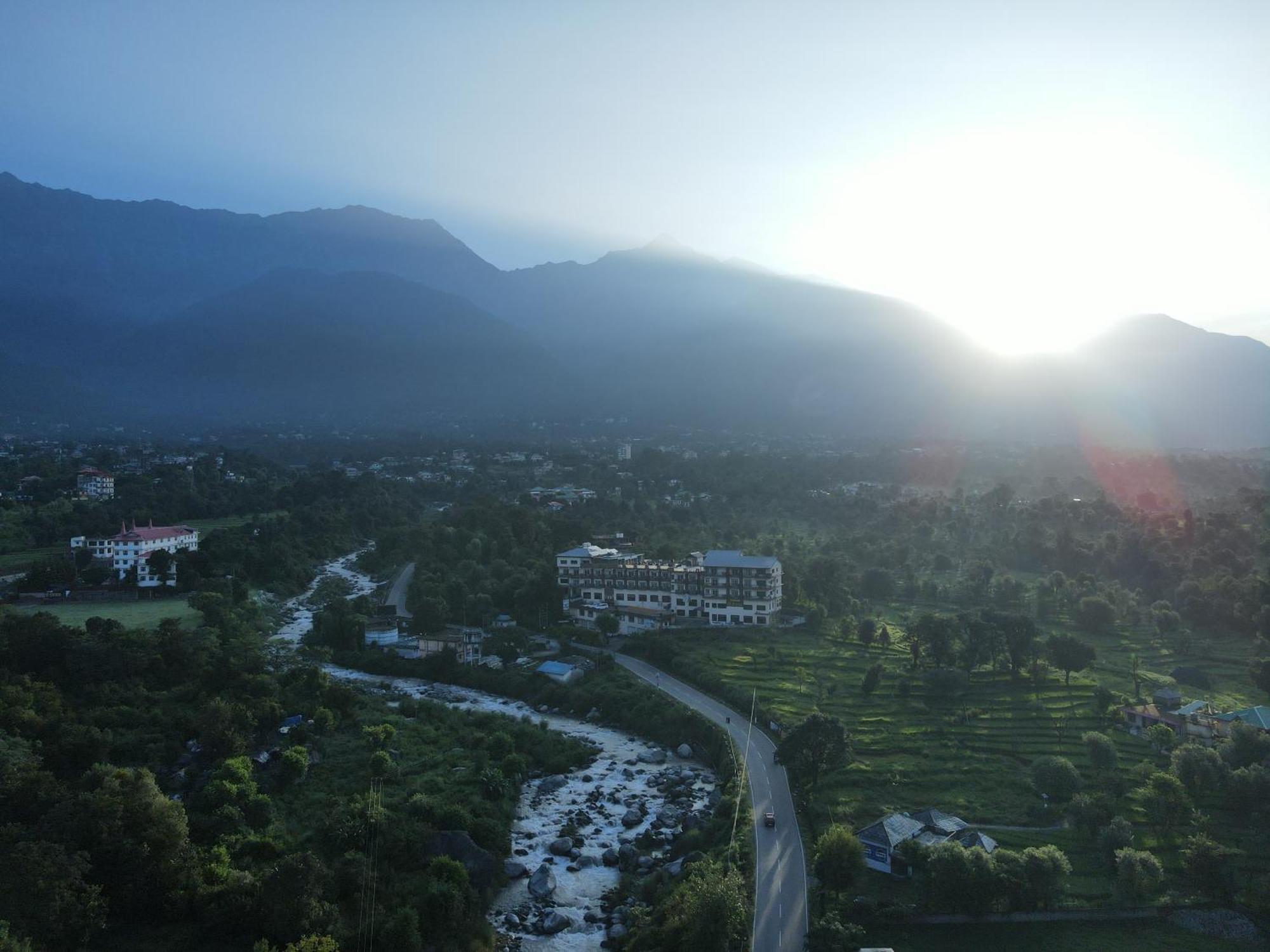 D'Polo Club & Spa Resort Dharamshala Extérieur photo